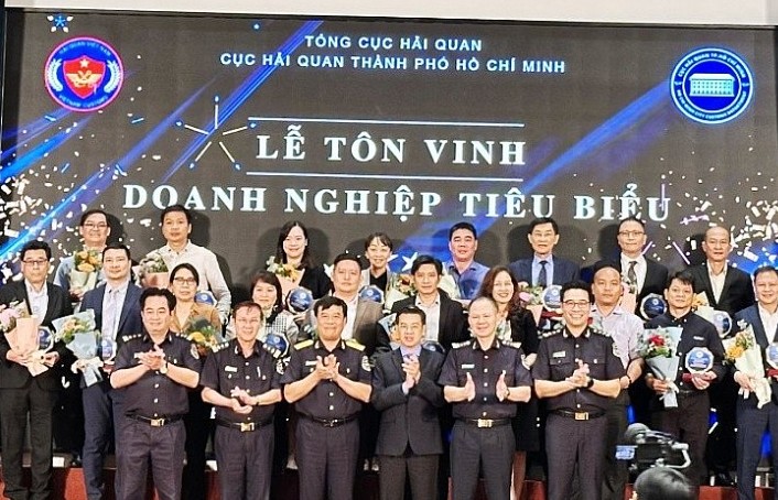 TP. Hồ Chí Minh: Tôn vinh 21 doanh nghiệp tiêu biểu trong xuất nhập khẩu