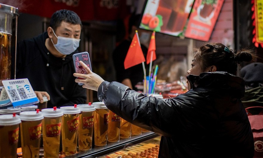 Du khách Việt có thể liên kết thẻ Visa với các ví điện tử trong thanh toán tại Trung Quốc