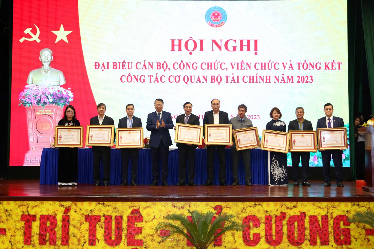 Cán bộ, công chức, viên chức Bộ Tài chính thi đua hoàn thành xuất sắc nhiệm vụ năm 2024