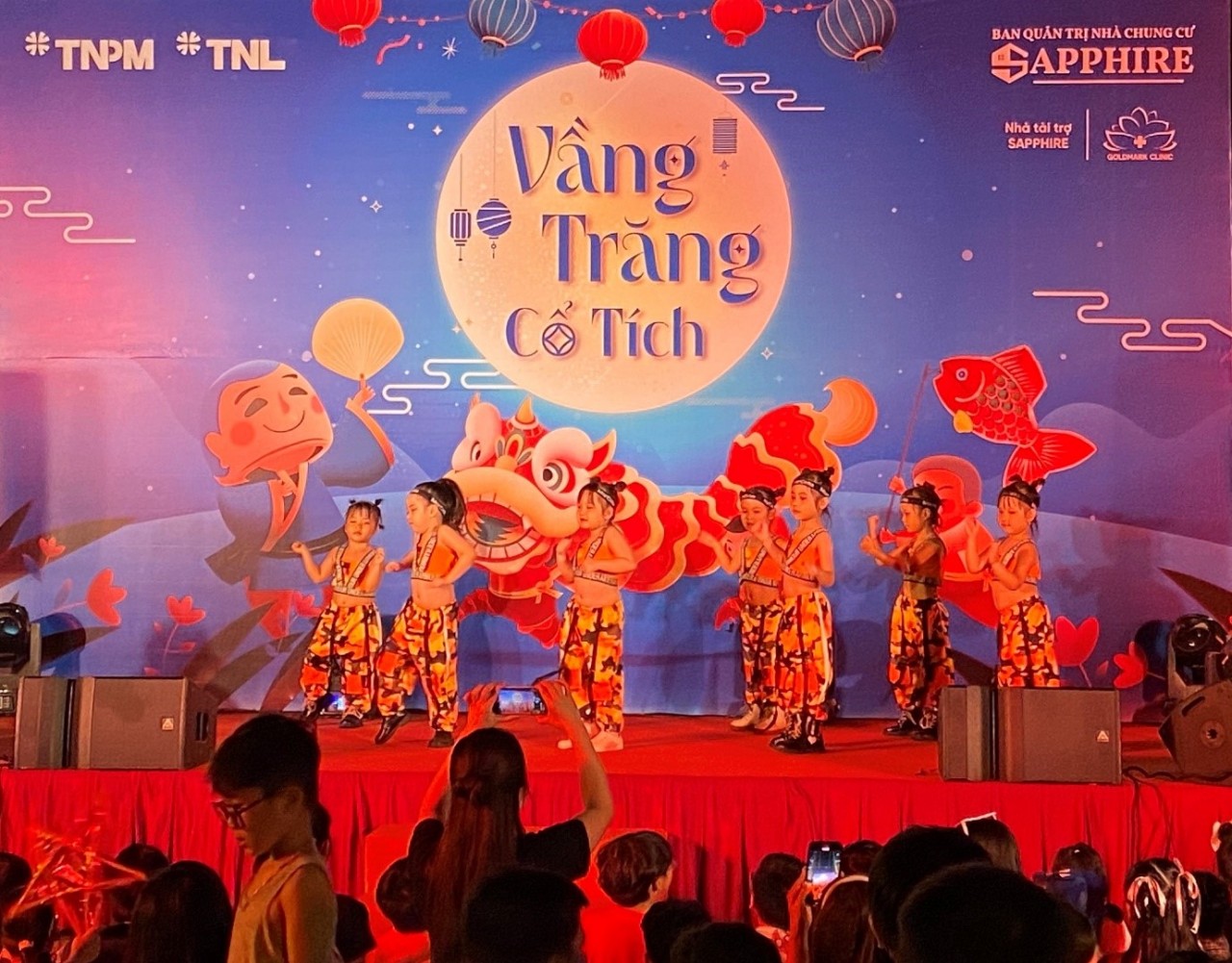 Chùm ảnh: Hạnh phúc trẻ thơ tại những khu đô thị thuận ích Chùm ảnh: Hạnh phúc trẻ thơ tại những khu đô thị thuận ích
