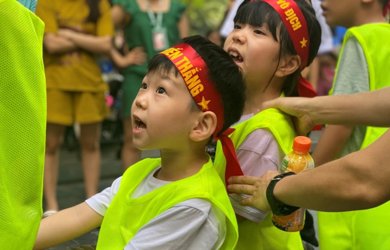 Chùm ảnh: Hạnh phúc trẻ thơ tại những khu đô thị thuận ích