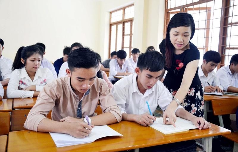 Hỗ trợ kinh phí đào tạo cho lưu học sinh Lào, Campuchia