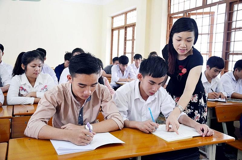 Hỗ trợ kinh phí đào tạo cho lưu học sinh Lào, Campuchia