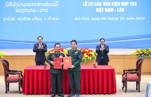 Việt Nam và Lào ký kết nhiều văn kiện hợp tác quan trọng