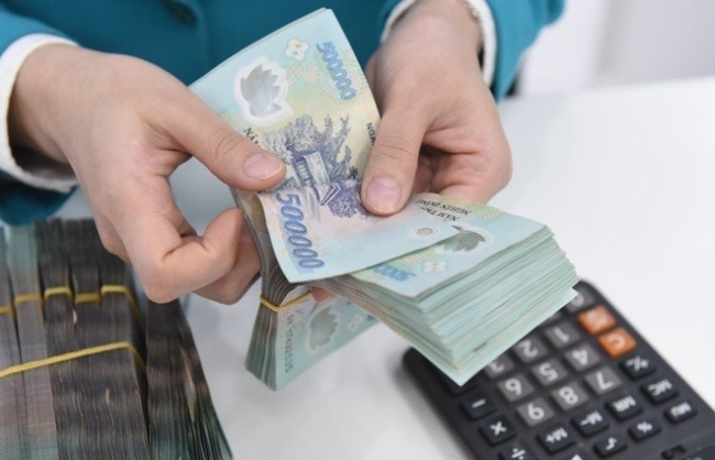 Lãi suất liên ngân hàng quay đầu giảm