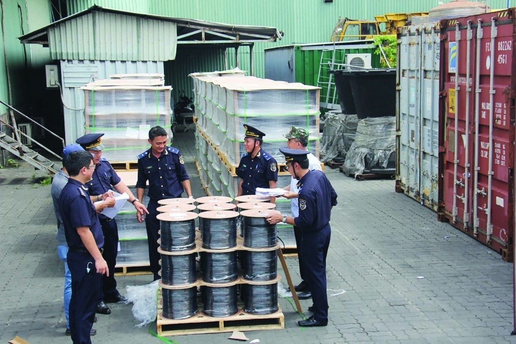 Chủ động phòng ngừa tội phạm, buôn lậu, gian lận thương mại và hàng giả từ sớm, từ xa