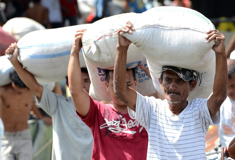 Philippines tiếp tục là nước nhập khẩu gạo hàng đầu thế giới