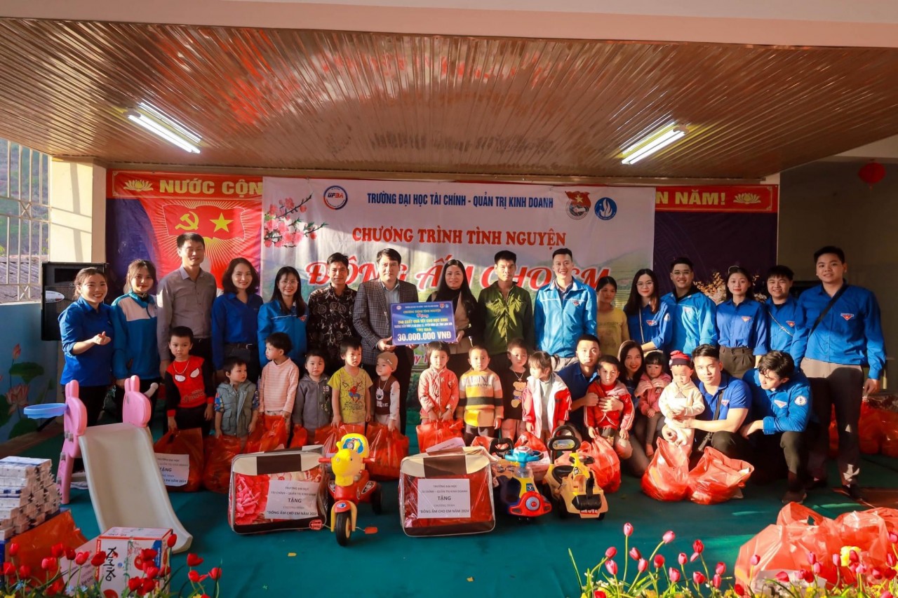 UFBA mang xuân ấm áp đến với trẻ em ở Lạng Sơn