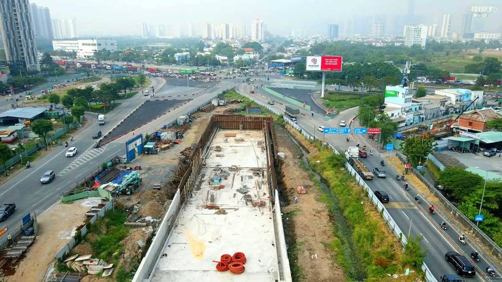 TP. Hồ Chí Minh: Sẽ duy trì thi công xuyên Tết các công trình giao thông trọng điểm