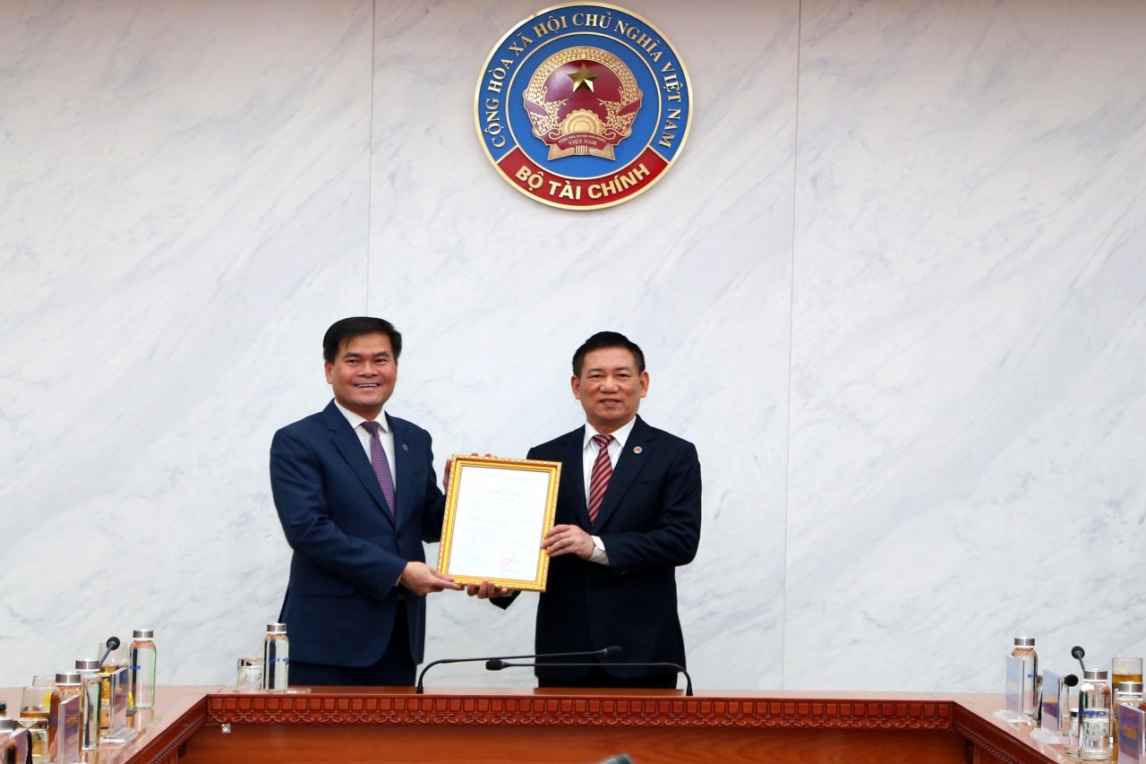 Trao quyết định điều động, bổ nhiệm ông Bùi Văn Khắng giữ chức Thứ trưởng Bộ Tài chính