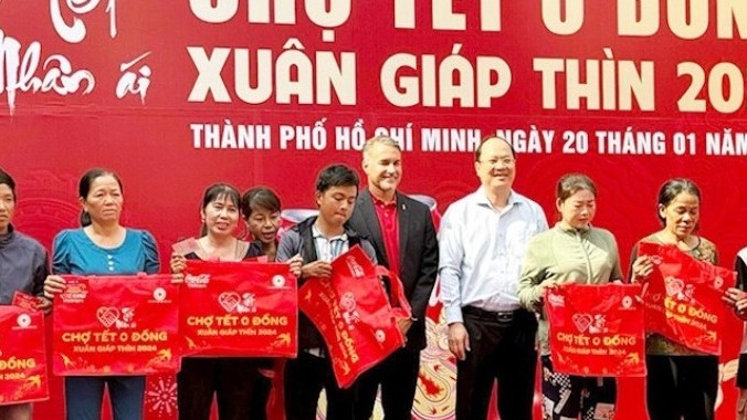 TP. Hồ Chí Minh: Nhiều hoạt động chăm lo Tết cho dân nặng nghĩa nhân văn