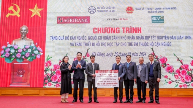 agribank chung tay ho tro nguoi ngheo doi tuong chinh sach don tet