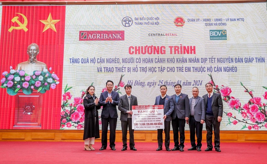 Agribank chung tay hỗ trợ người nghèo, đối tượng chính sách đón tết