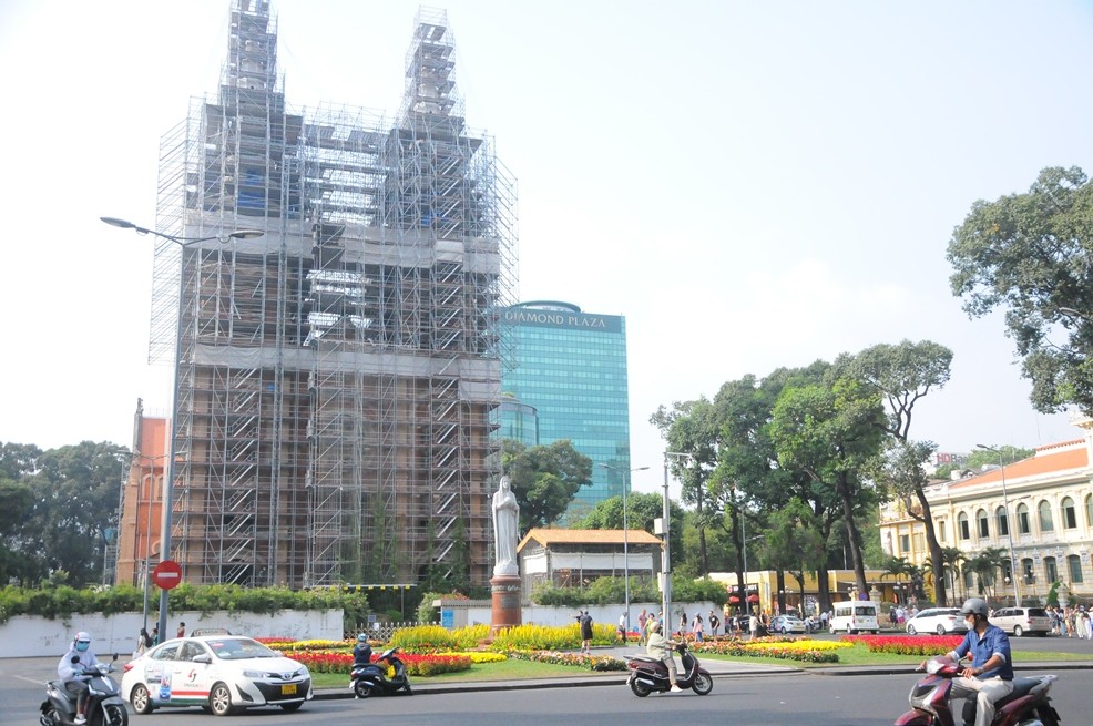 TP. Hồ Chí Minh: Doanh thu bán lẻ hàng hóa và dịch vụ du lịch tăng trong tháng đầu năm