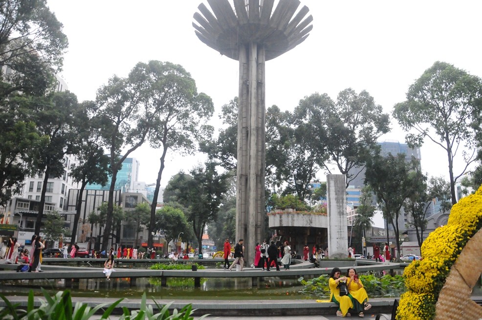 TP. Hồ Chí Minh: Rạo rực các điểm du Xuân, đón Tết Nguyên đán Giáp Thìn