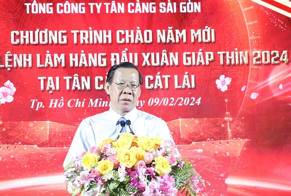 Tổng công ty Tân cảng Sài Gòn phát lệnh làm hàng đầu xuân Giáp Thìn