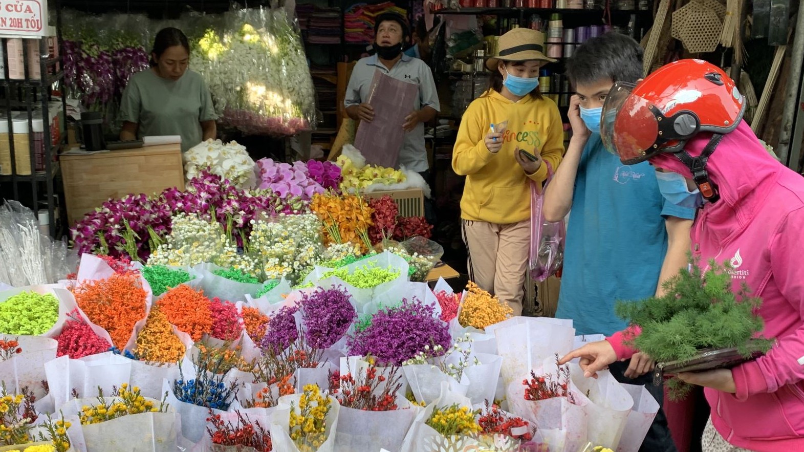 Thị trường quà tặng cho ngày Lễ Valentine trầm lắng