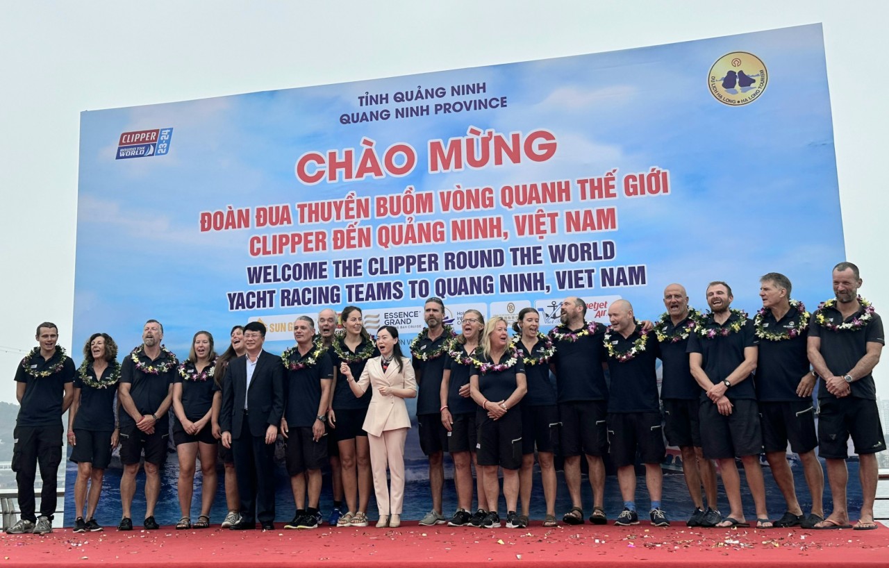 Quảng Ninh đón 11 đội đua thuyền buồm vòng quanh thế giới giải Clipper Race