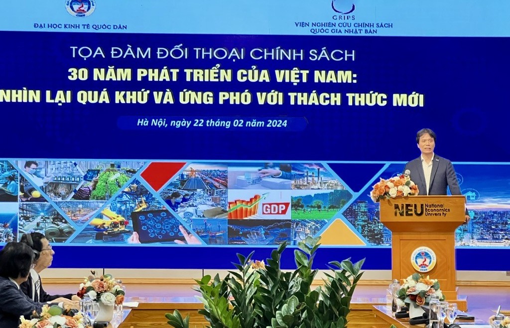 Tăng trưởng có dấu hiệu “hụt hơi”, Việt Nam cần những hành động cụ thể