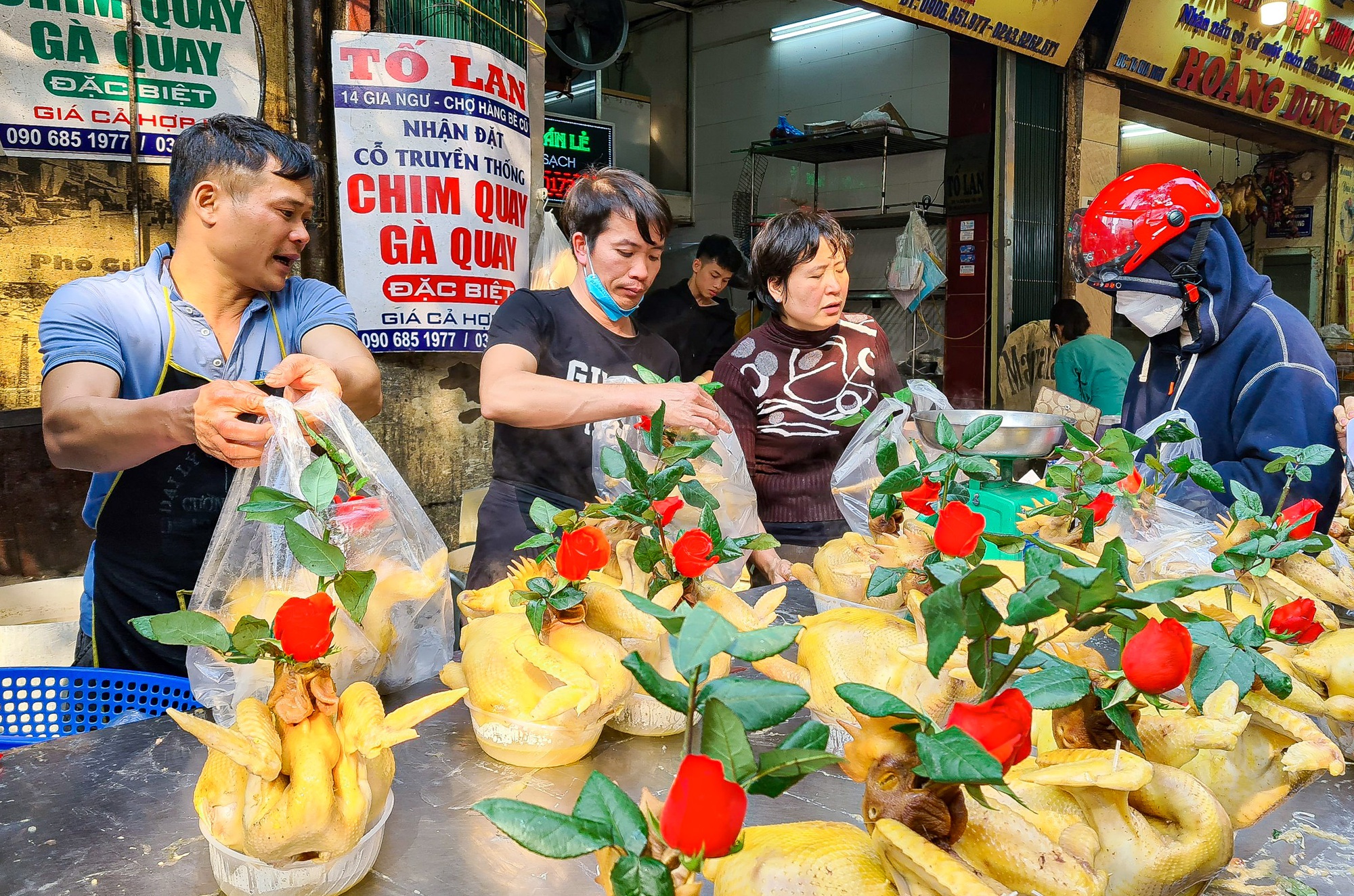 Thị trường rằm tháng Giêng: Nguồn cung dồi dào, giá cả ổn định