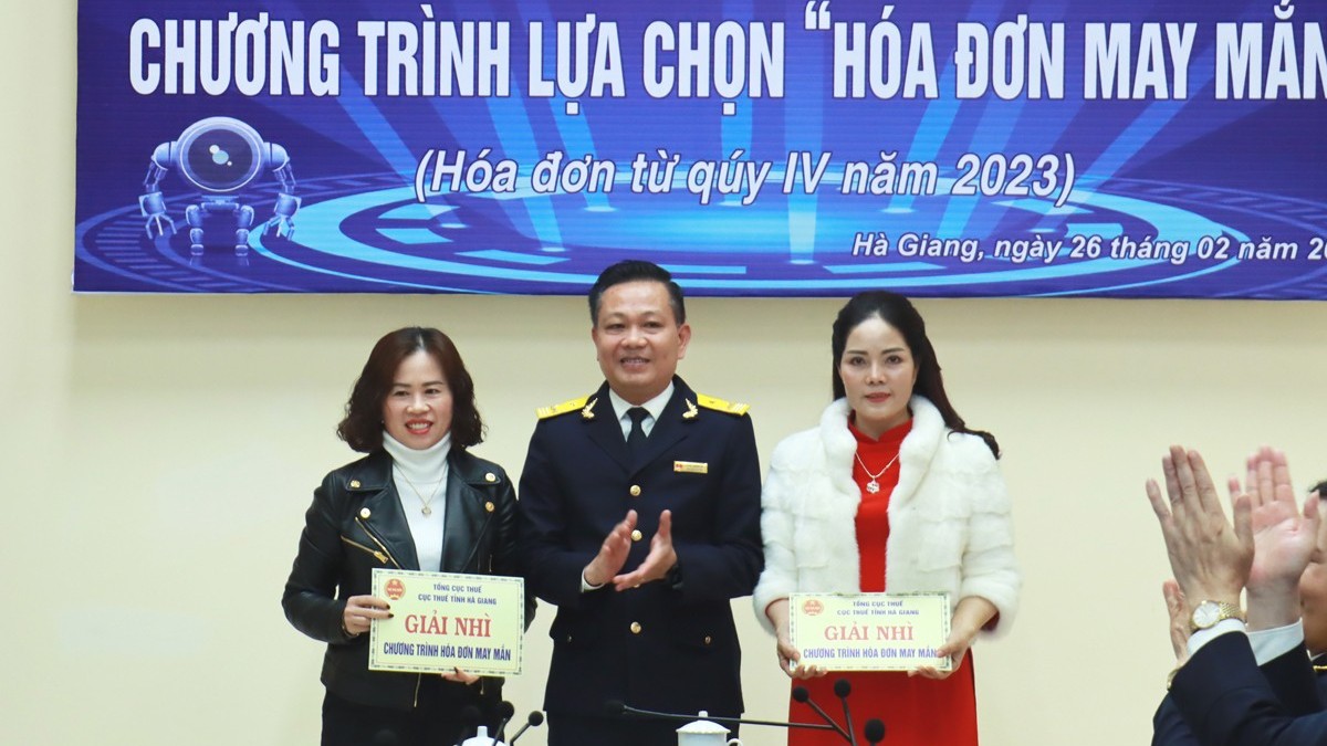 Hà Giang: Trao thưởng cho 15 cá nhân, hộ kinh doanh trúng giải hóa đơn may mắn quý IV/2023