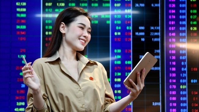 Chứng khoán hôm nay (28/2): Đà tăng nới rộng trong phiên chiều, VN-Index vượt đỉnh năm 2023