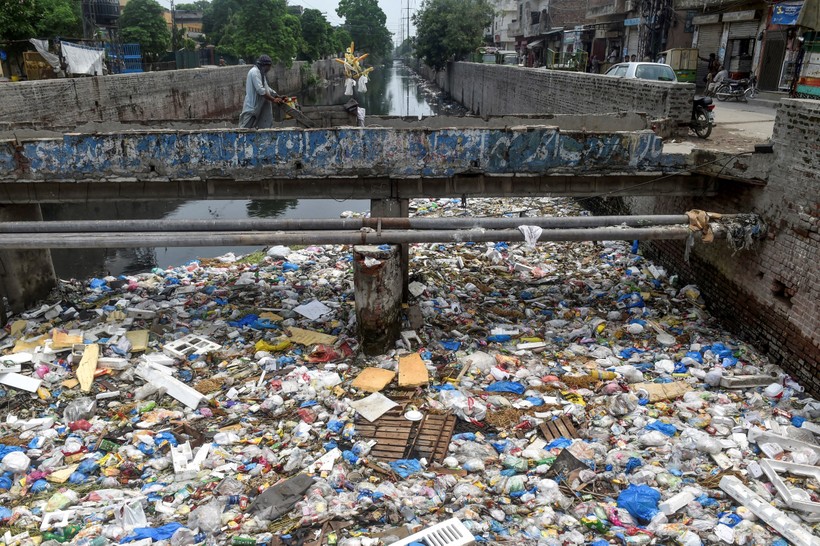 Gánh nặng kinh tế có thể lên đến 640 triệu USD vào năm 2050  do rác thải đô thị gây ra