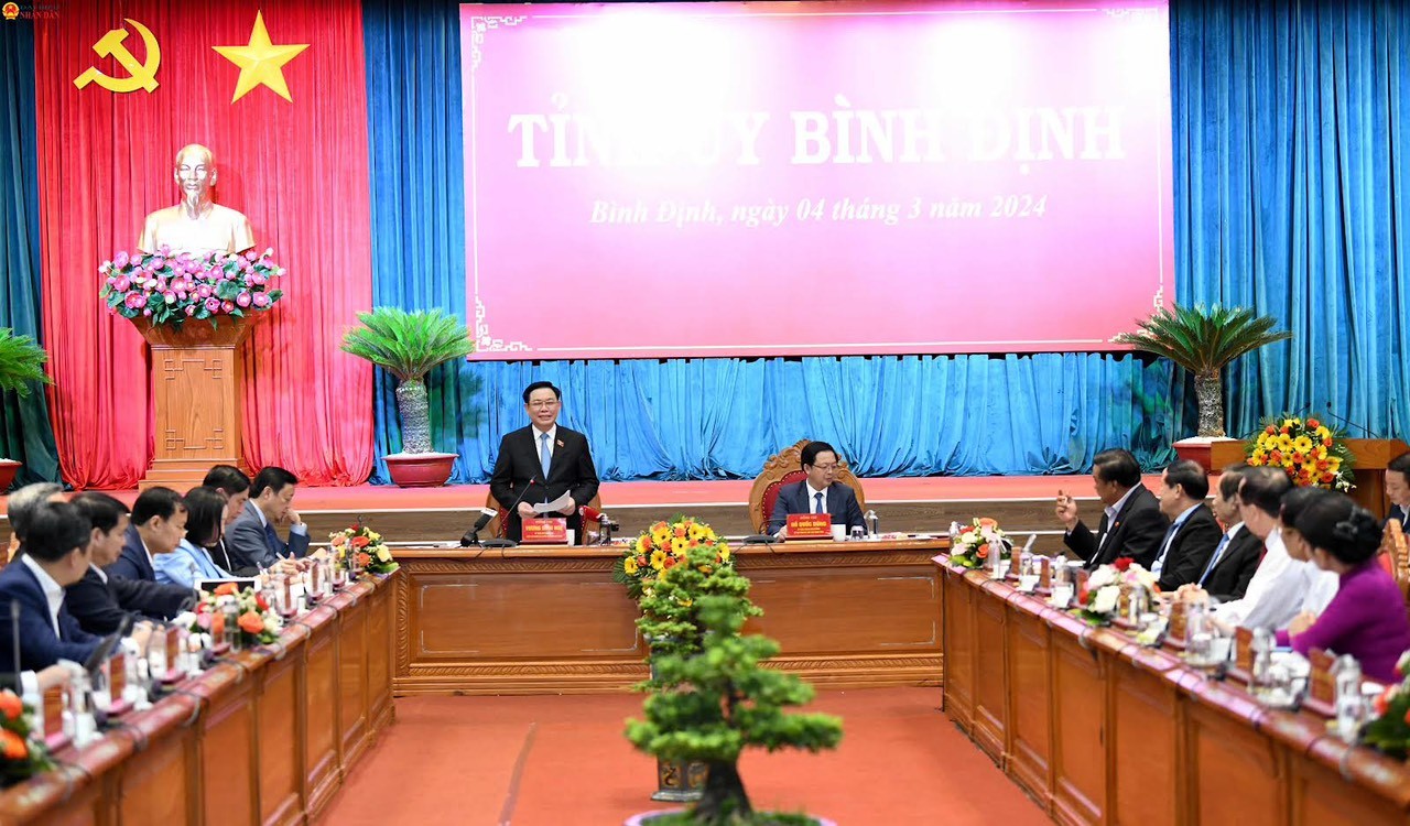 Chủ tịch Quốc hội: Tạo điều kiện để Bình Định phát triển trở thành trung tâm vùng