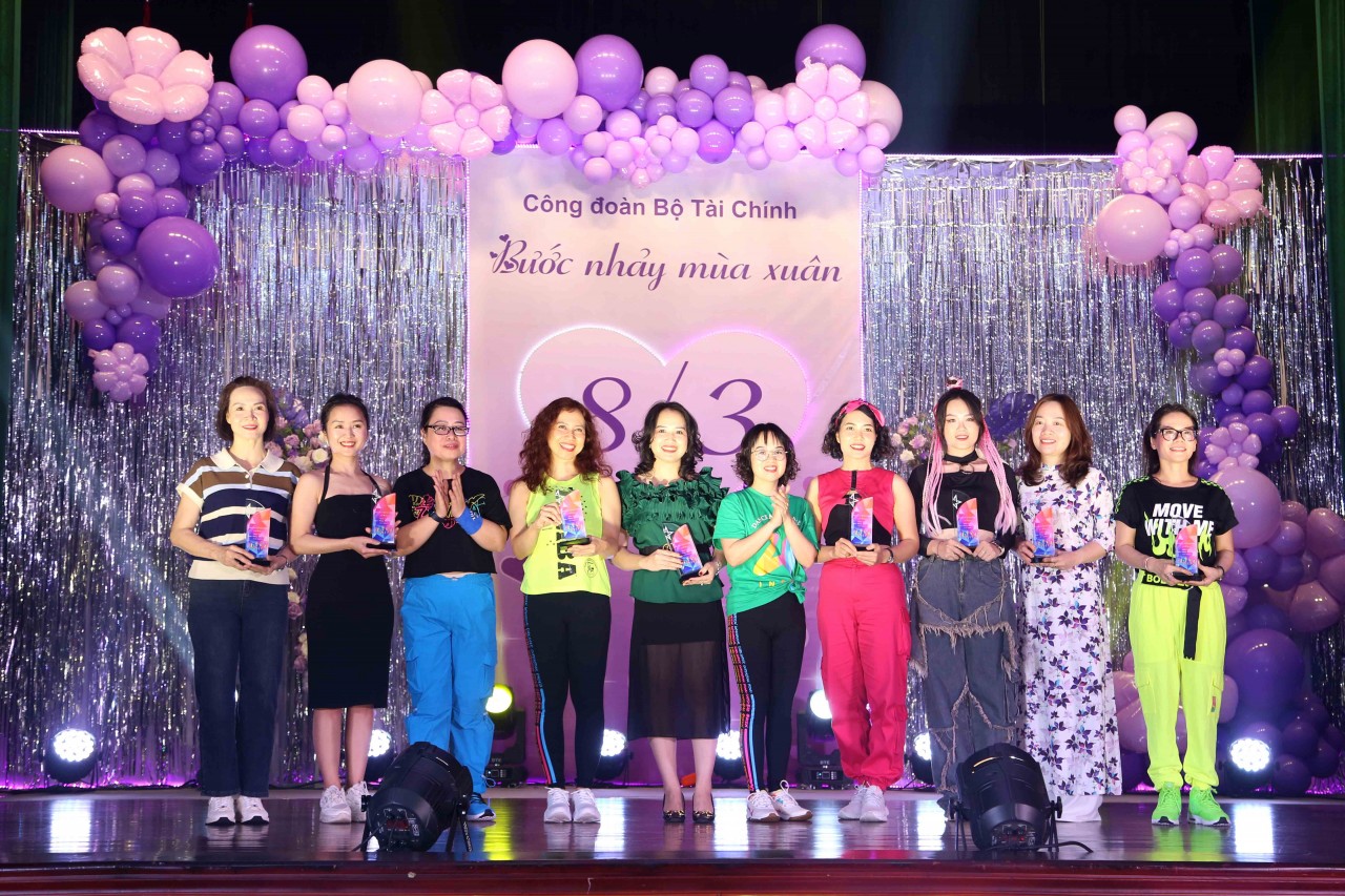Công đoàn Bộ Tài chính kỷ niệm chào mừng Ngày Quốc tế phụ nữ 8-3 Công đoàn Bộ Tài chính kỷ niệm chào mừng Ngày Quốc tế phụ nữ 8-3