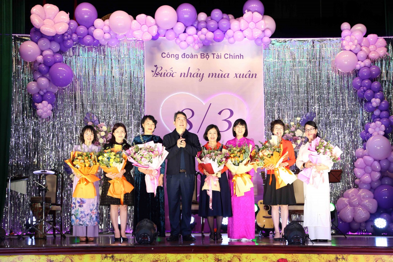 Công đoàn Bộ Tài chính kỷ niệm chào mừng Ngày Quốc tế phụ nữ 8-3 Công đoàn Bộ Tài chính kỷ niệm chào mừng Ngày Quốc tế phụ nữ 8-3
