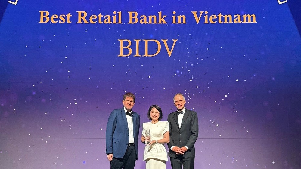 BIDV lập kỷ lục 9 lần nhận giải thưởng Ngân hàng bán lẻ tốt nhất Việt Nam
