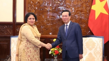 Chủ tịch nước Võ Văn Thưởng tiếp Đại sứ Pakistan Samina Mehtab