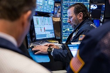 S&P 500 trên thị trường Phố Wall rời khỏi mức cao kỷ lục, châu Á diễn biến trái chiều