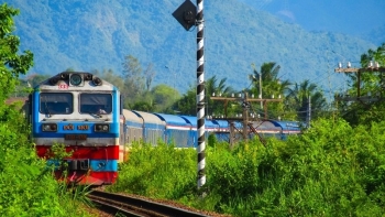Mở bán vé tàu dịp nghỉ lễ 30/4 và 1/5