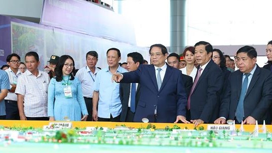 Thủ tướng Phạm Minh Chính: Vĩnh Long cần huy động tối đa và sử dụng hiệu quả các nguồn lực để phát triển