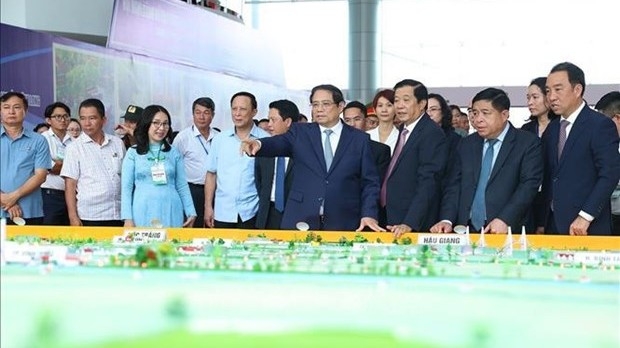 vinh long needs to fully tap potential to become modern ecological province pm
