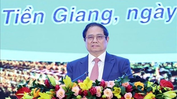 pm urges tien giang to become industrial and service oriented province