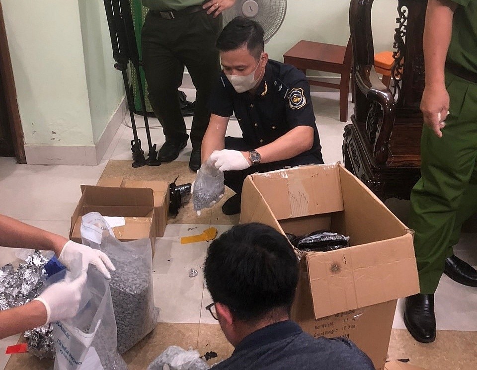 Hải quan Quảng Bình phối hợp phá chuyên án lớn, thu giữ hơn 10 kg ma túy
