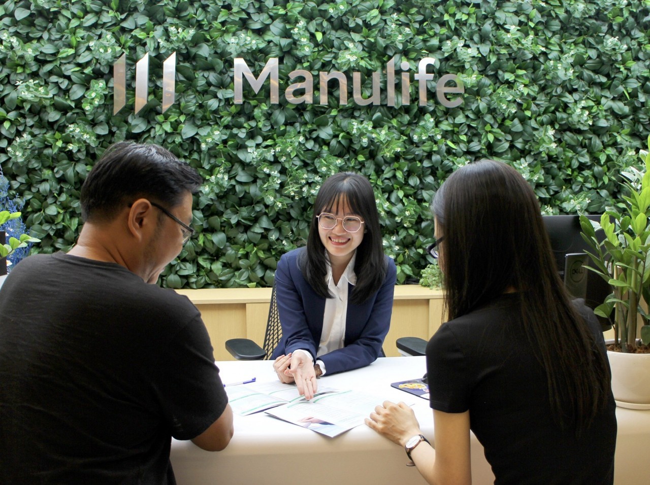 Manulife Việt Nam chi trả 8.623 tỷ đồng quyền lợi bảo hiểm năm 2023, tăng 25% so với 2022