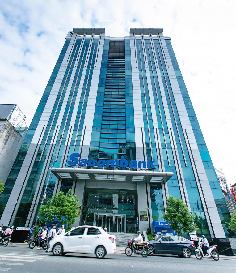 Sacombank bác bỏ thông tin ông Dương Công Minh bị cấm xuất cảnh