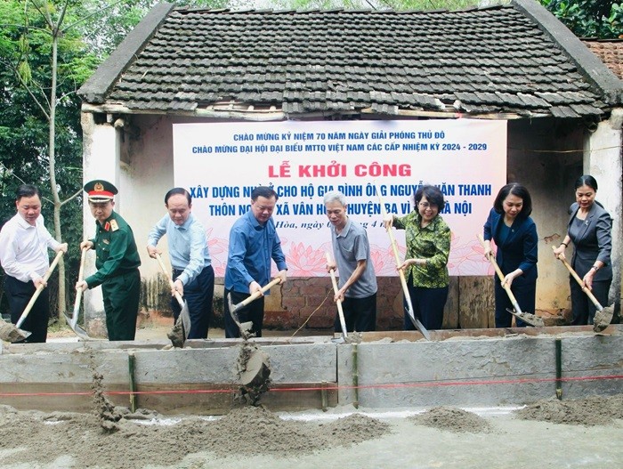 Hà Nội khởi công xây dựng, sửa chữa 725 nhà ở cho hộ nghèo, hộ cận nghèo