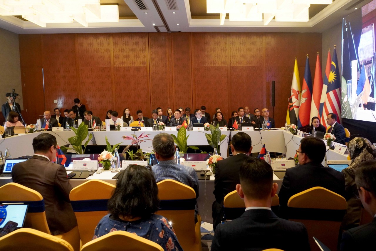 Bộ trưởng Hồ Đức Phớc dự chuỗi hội nghị đối thoại với các cộng đồng doanh nghiệp ASEAN