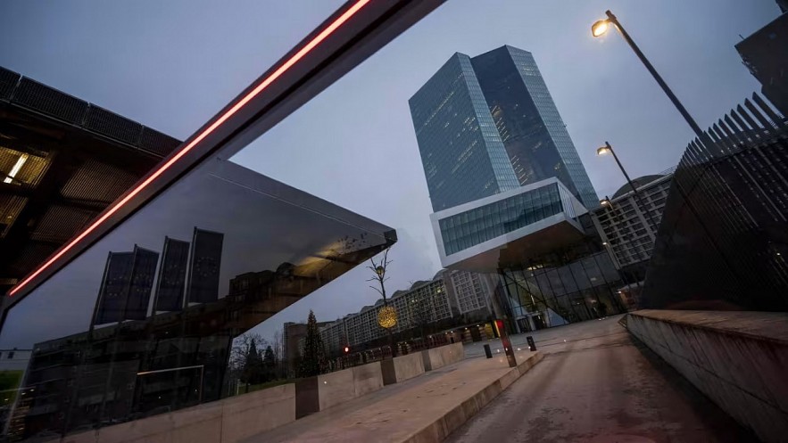 Nhu cầu vay giảm tạo áp lực khiến ECB cắt giảm lãi suất sớm