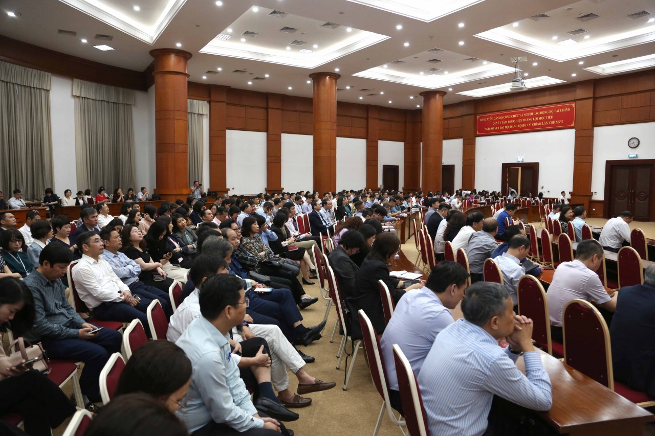 Hơn 400 đảng viên Đảng ủy Bộ Tài chính dự hội nghị thông tin chuyên đề quý I/2024