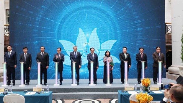 NA Chairman attends Vietnam Airlines' ceremony to mark 30-year presence in China