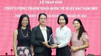 Agribank nhận giải Chất lượng thanh toán xuất sắc năm 2023 do Ngân hàng Standard Chartered trao tặng