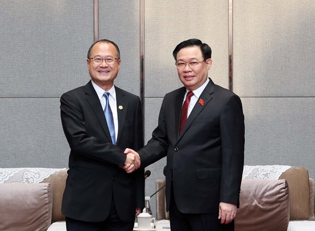 NA Chairman receives leaders of Chinese corporations hinh anh 1