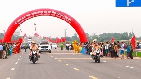 Hà Nội thông xe kỹ thuật tuyến đường kết nối cầu Xuân Cẩm đi Bắc Giang