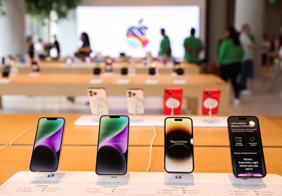 Doanh số bán điện thoại thông minh iPhone sụt mạnh