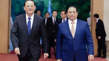 Thủ tướng Phạm Minh Chính gặp làm việc với Thủ tướng Lào Sonexay Siphandone
